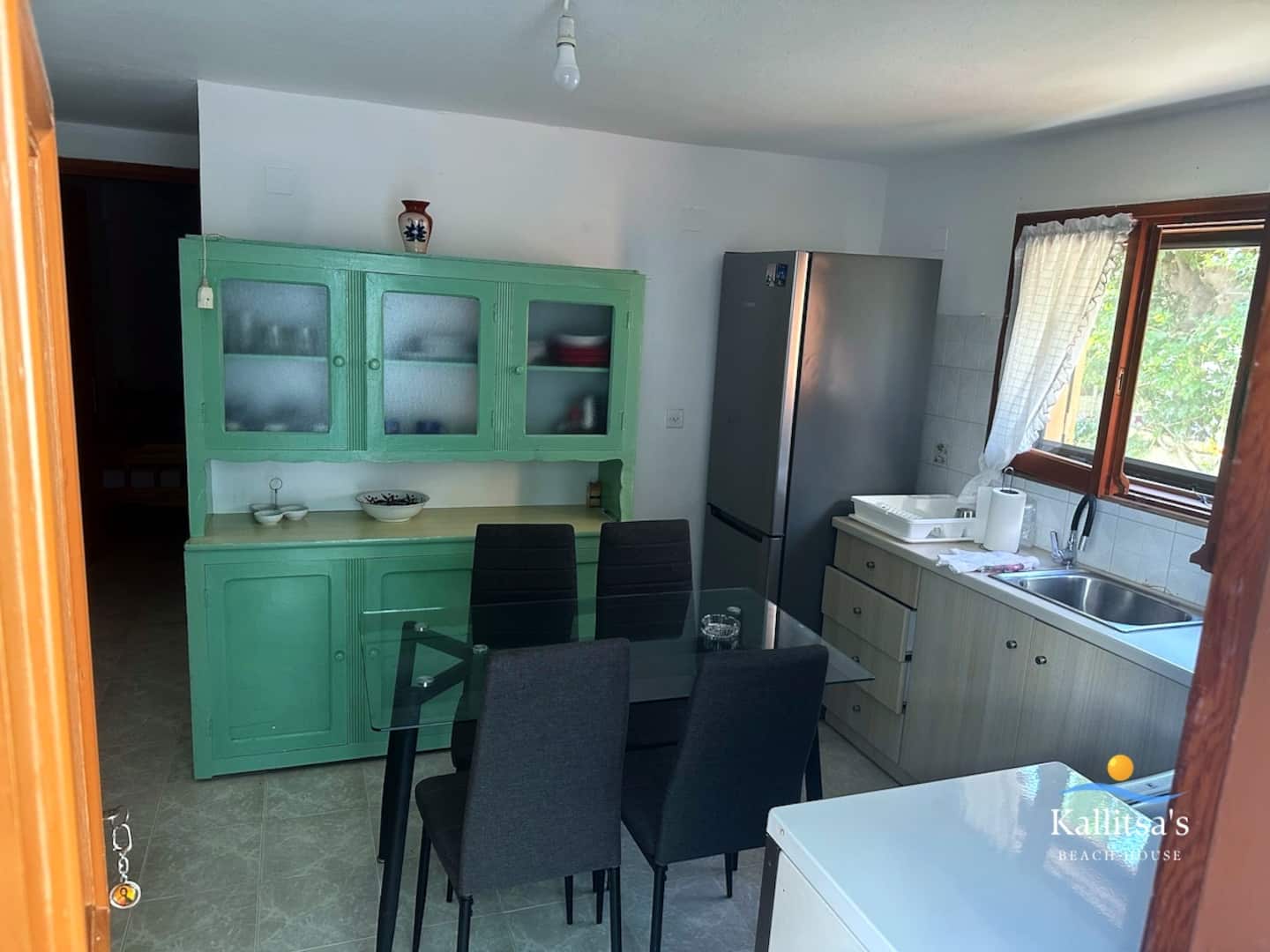 Kitchen and dining area